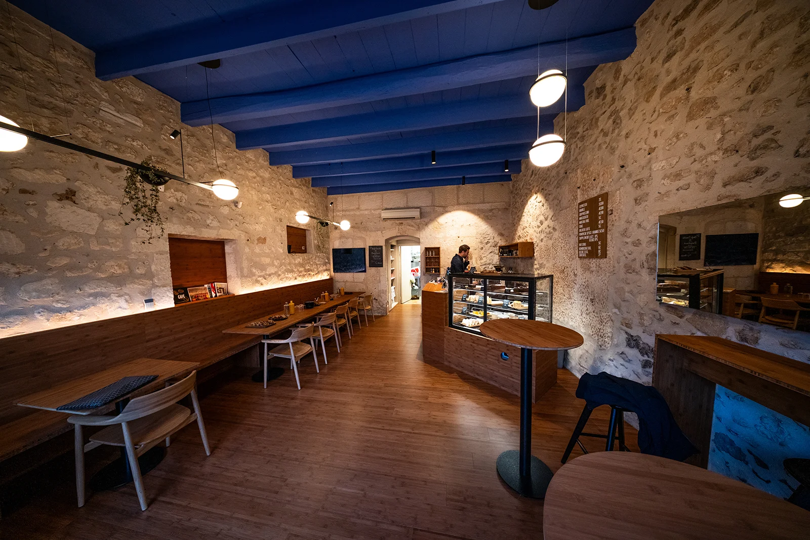 Intérieur du coffee shop BonBon à Maussane-les-Alpilles